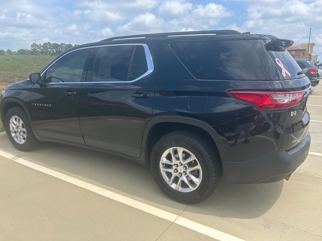 Used 2021 Chevrolet Traverse LT image 8