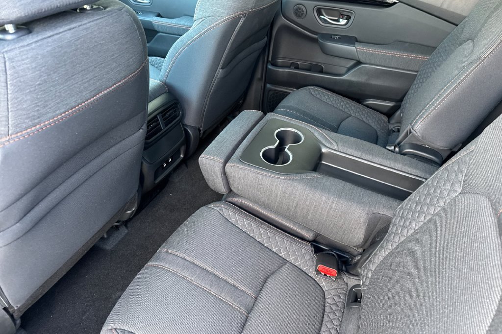 New 2026 Honda Pilot Sport image 6