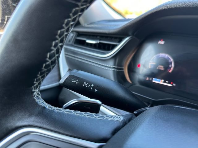 Used 2022 Jeep Grand Cherokee L Limited AWD/4WD image 25