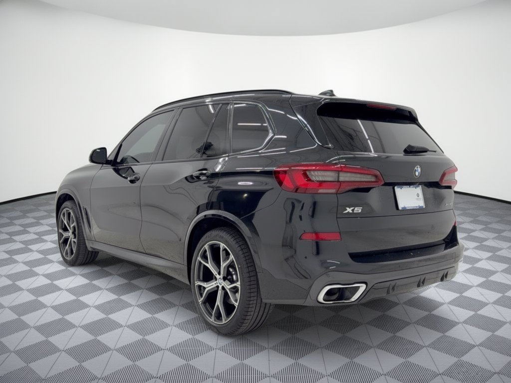 Used 2022 BMW X5 xDrive40i w/ M Sport Package AWD/4WD image 3