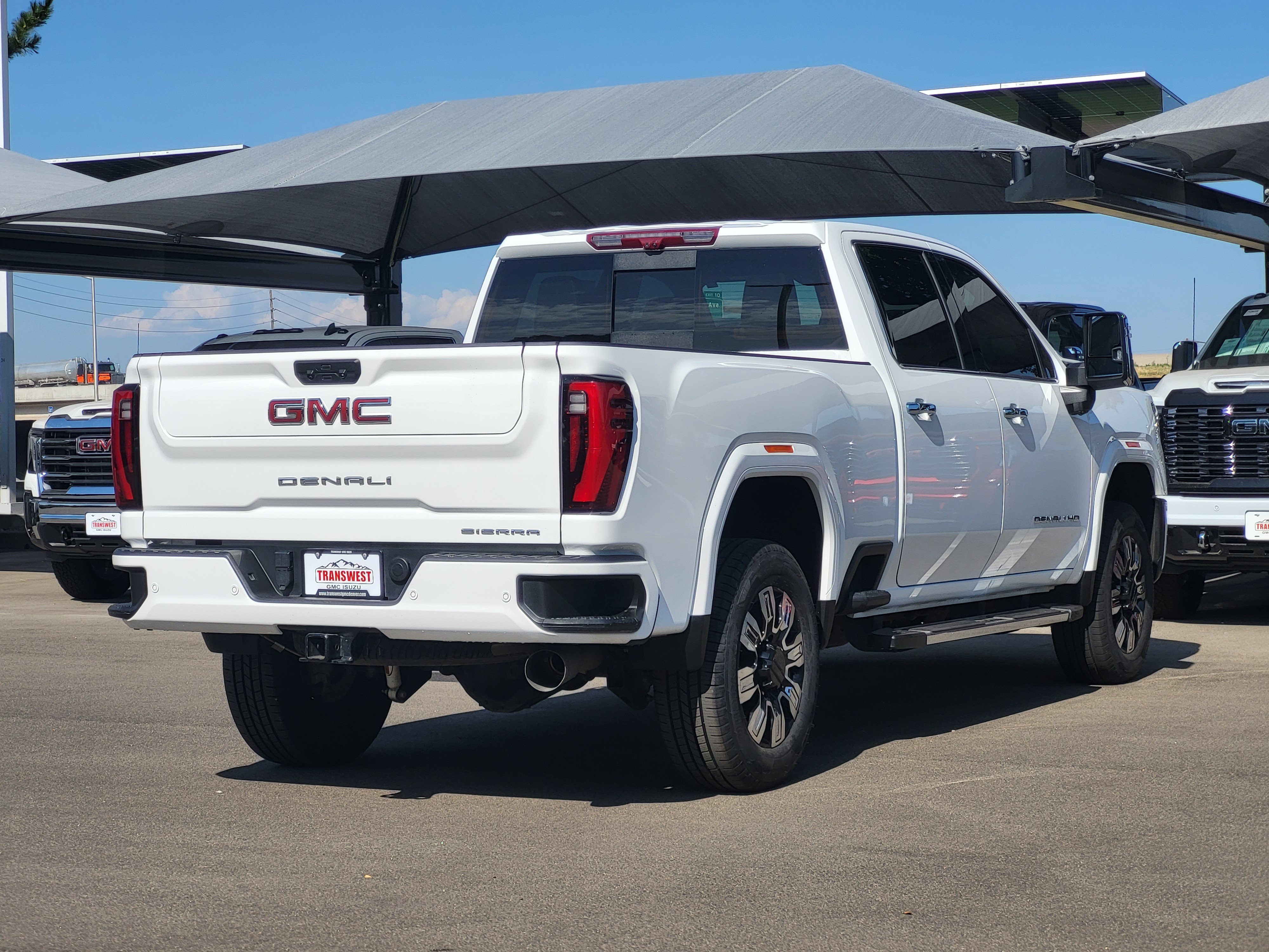 Used 2024 GMC Sierra 2500 Denali w/ Denali Reserve Package AWD/4WD image 7