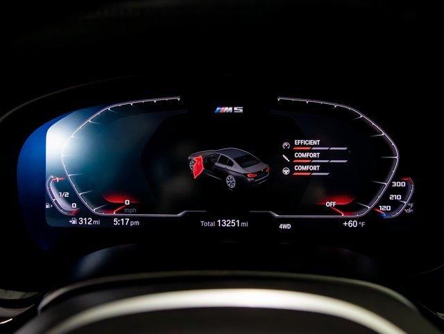 Used 2023 BMW M5 w/ Executive Package image 17