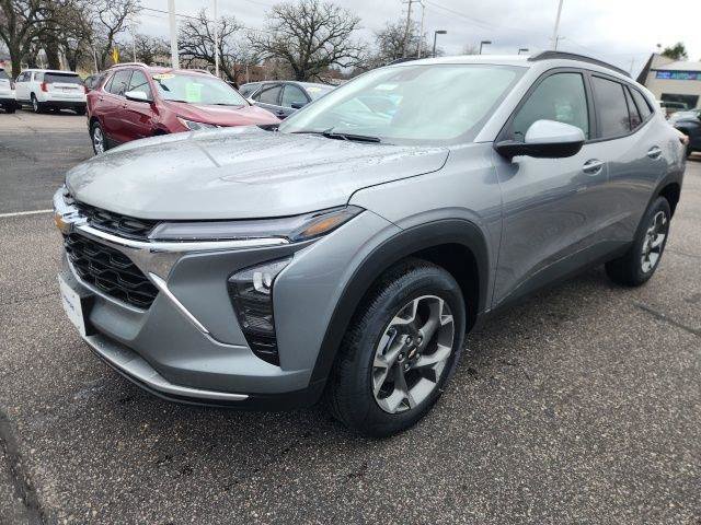 New 2026 Chevrolet Trax LT w/ Driver Confidence Package FWD image 5