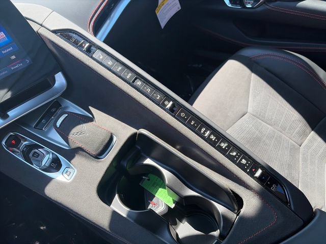 Used 2025 Chevrolet Corvette Z06 RWD image 21