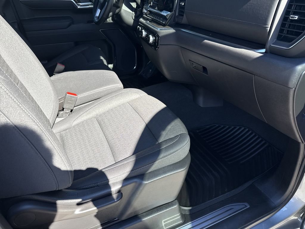 Used 2025 GMC Sierra 1500 Elevation image 39