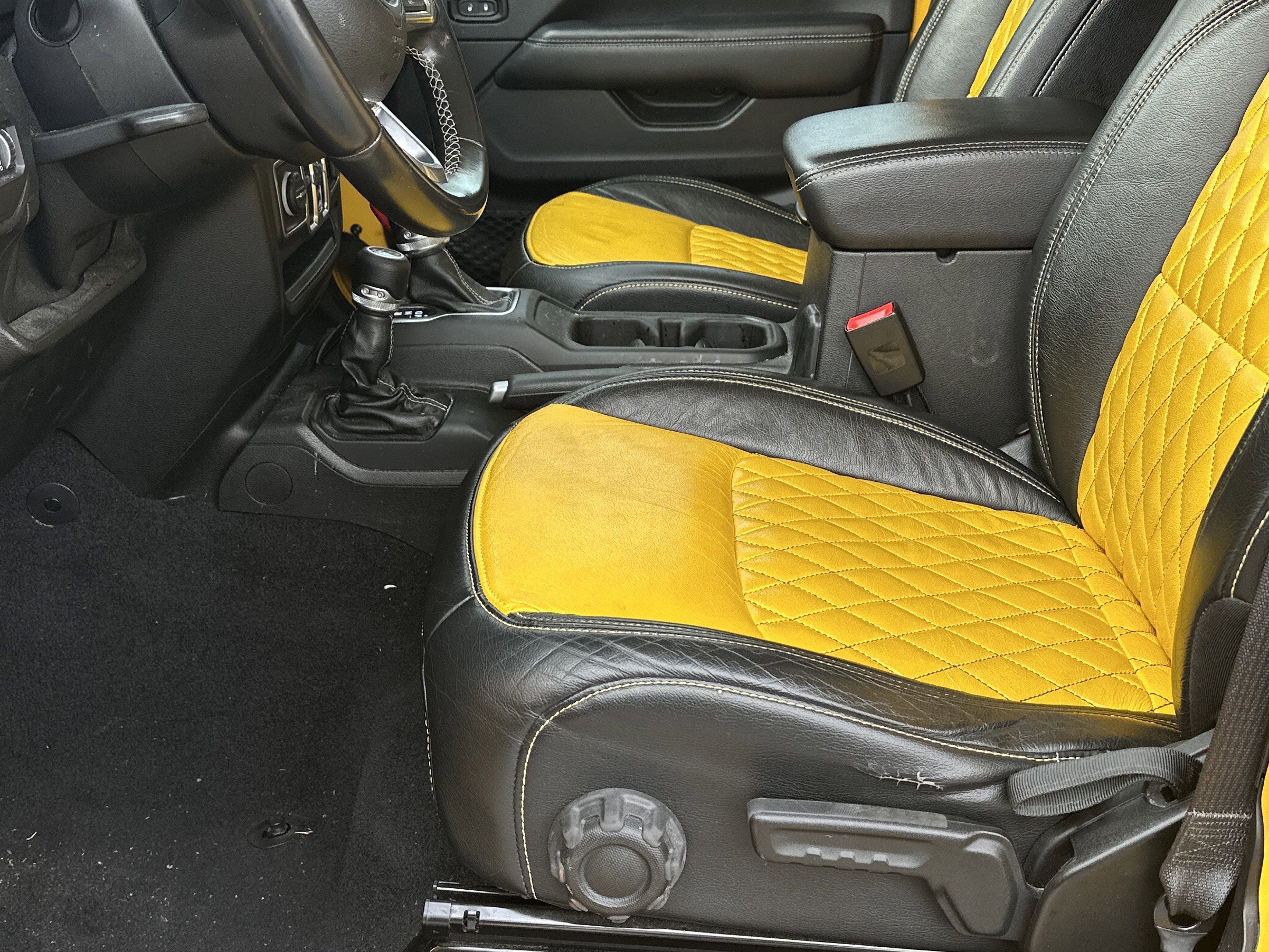 Used 2019 Jeep Wrangler Unlimited Sahara image 10