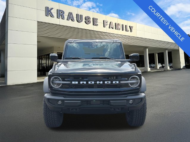 New 2026 Ford Bronco Outer Banks w/ Sasquatch Package AWD/4WD image 2