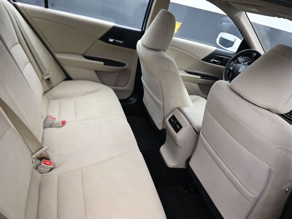 Used 2016 Honda Accord EX image 30
