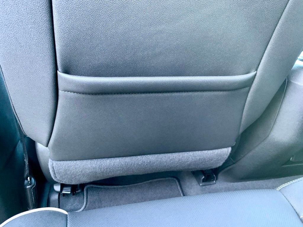 Used 2023 GMC Yukon SLT image 48