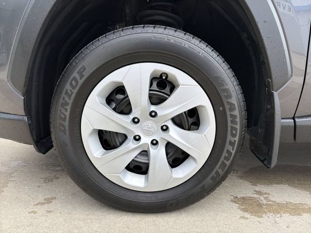Used 2024 Toyota RAV4 LE FWD image 12