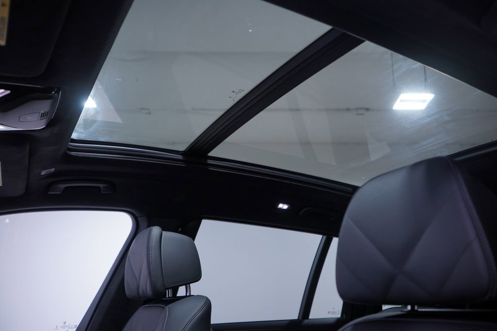 Used 2026 BMW X7 xDrive40i w/ M Sport Package AWD/4WD image 8