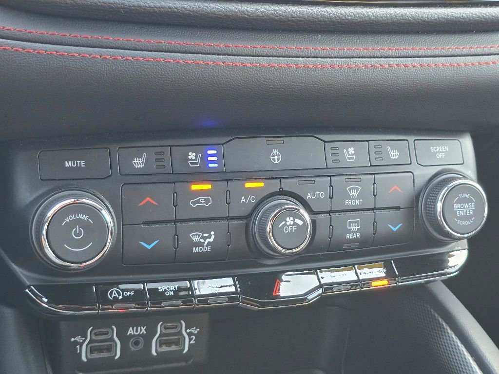 Used 2024 Dodge Durango GT image 17