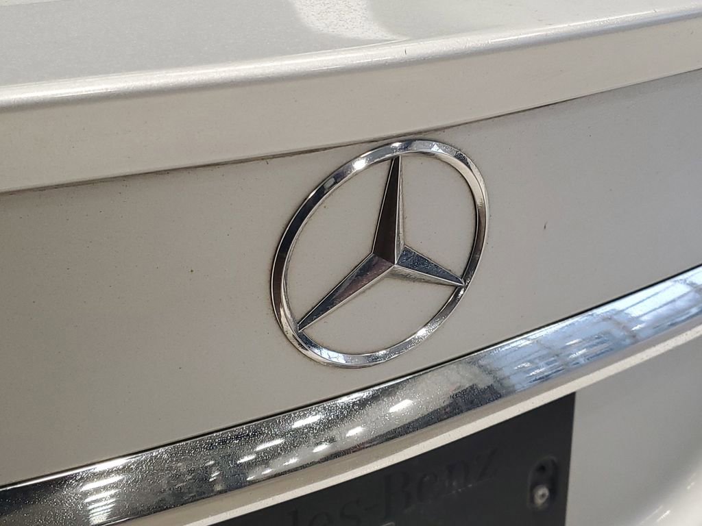 Used 2018 Mercedes-Benz C 300 4MATIC Sedan image 4