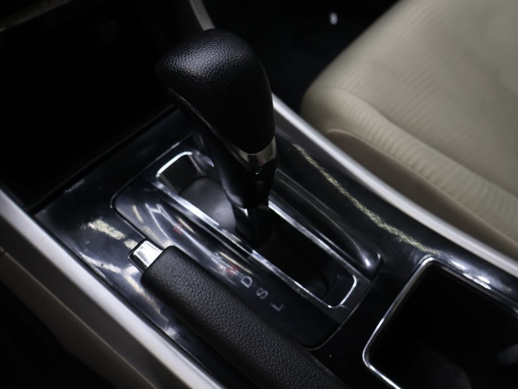 Used 2016 Honda Accord LX image 24