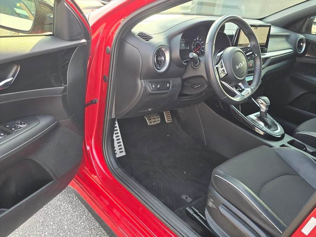 Used 2024 Kia Forte GT-Line image 9