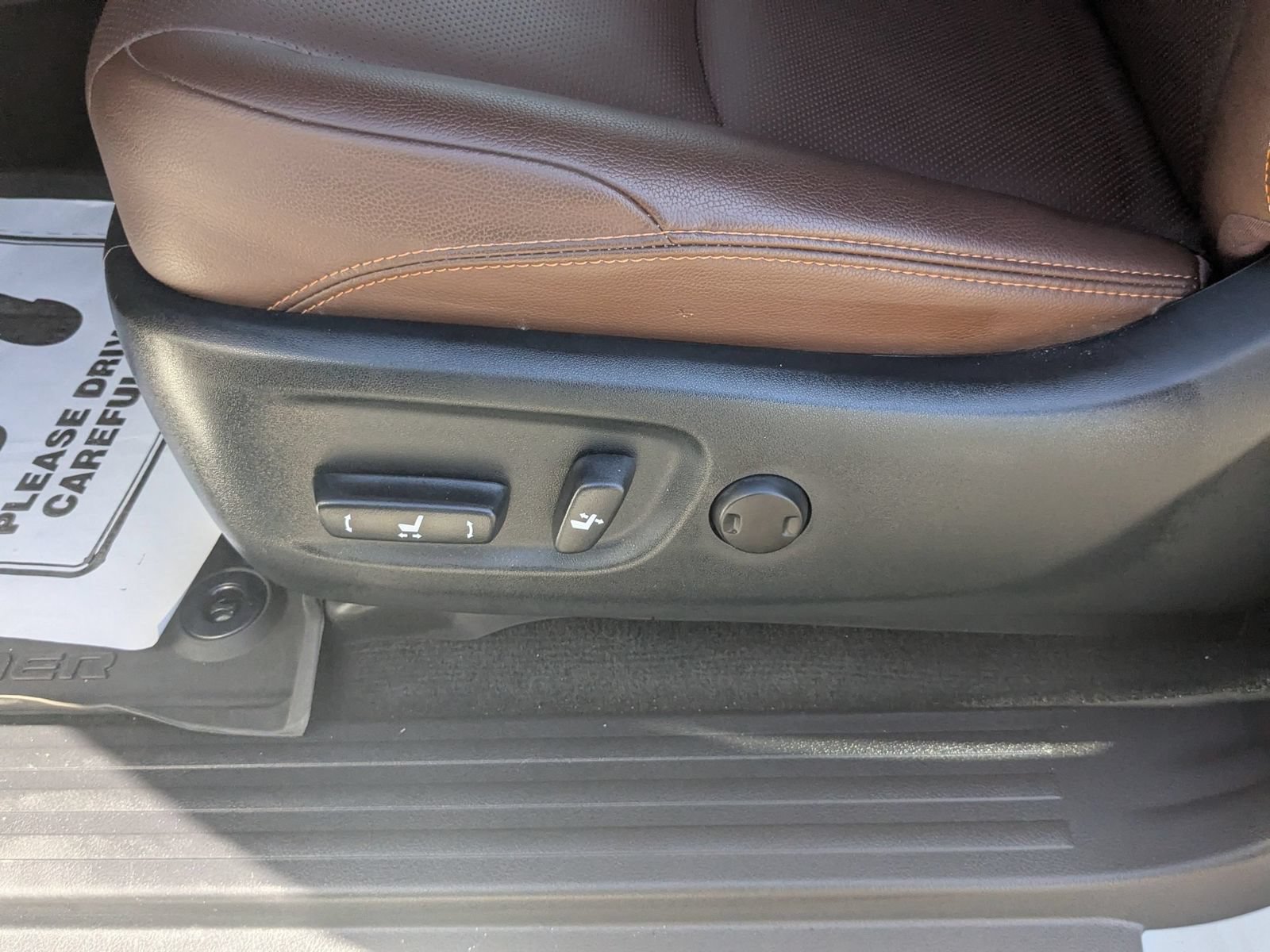 Used 2024 Toyota 4Runner Limited AWD/4WD image 14