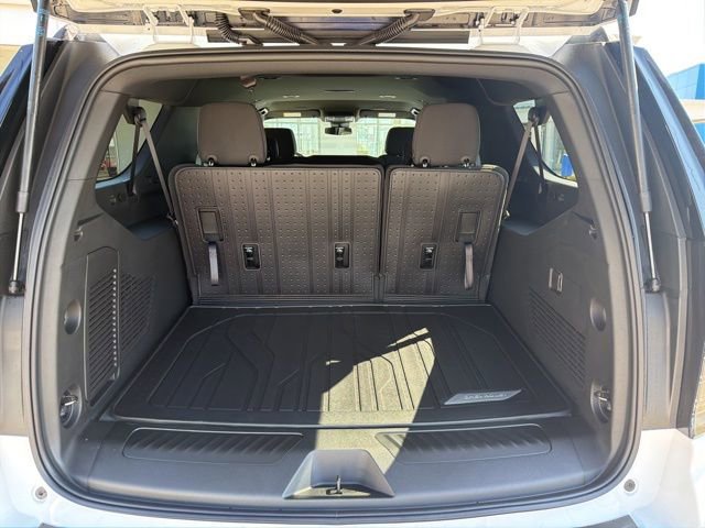 New 2026 Chevrolet Suburban LS image 16