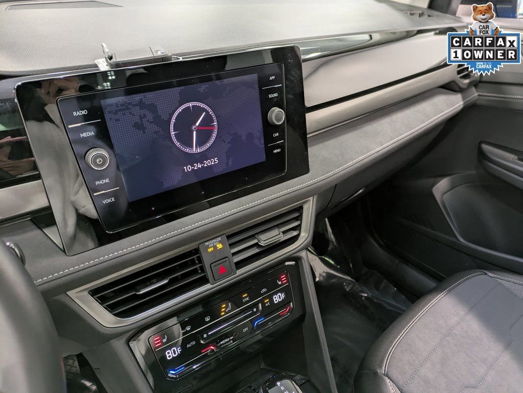 Used 2025 Volkswagen Taos SE image 13