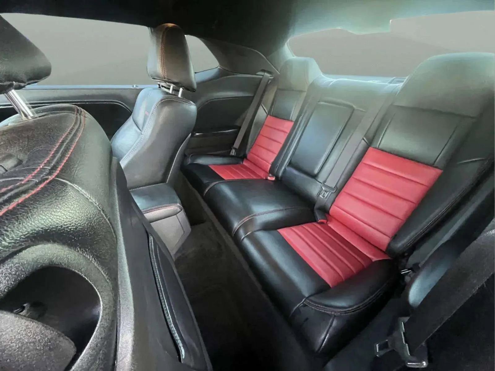 Used 2013 Dodge Challenger SXT RWD image 19