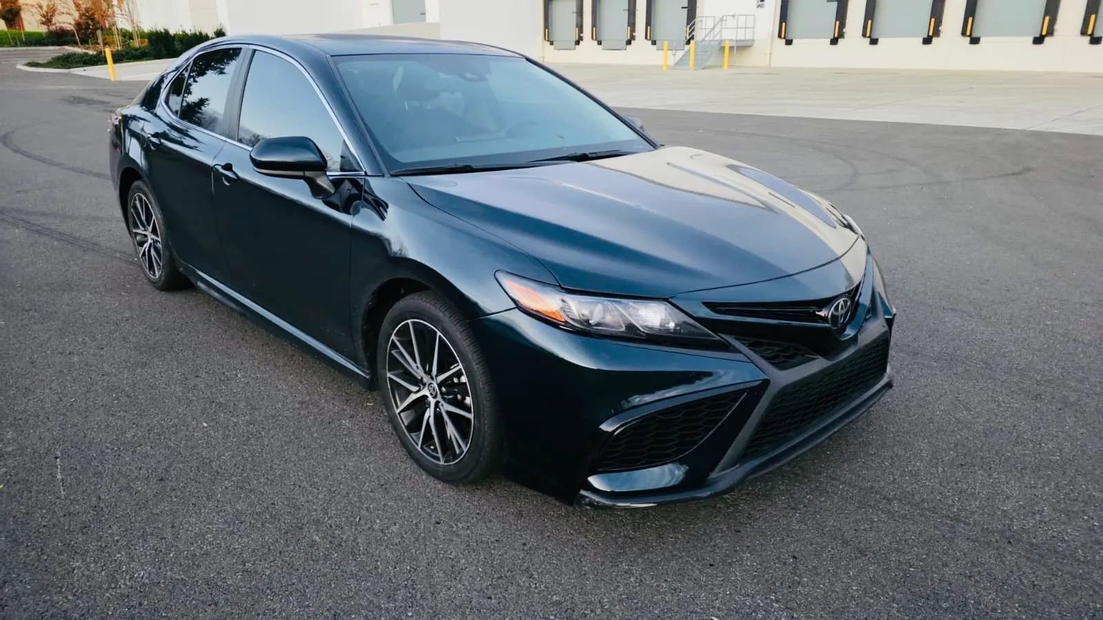 Used 2021 Toyota Camry SE image 7