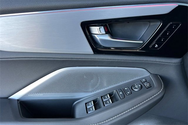 Certified 2025 Acura MDX w/ Technology Package image 11