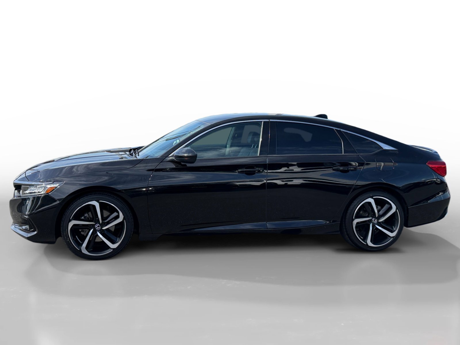 Used 2022 Honda Accord Sport image 2