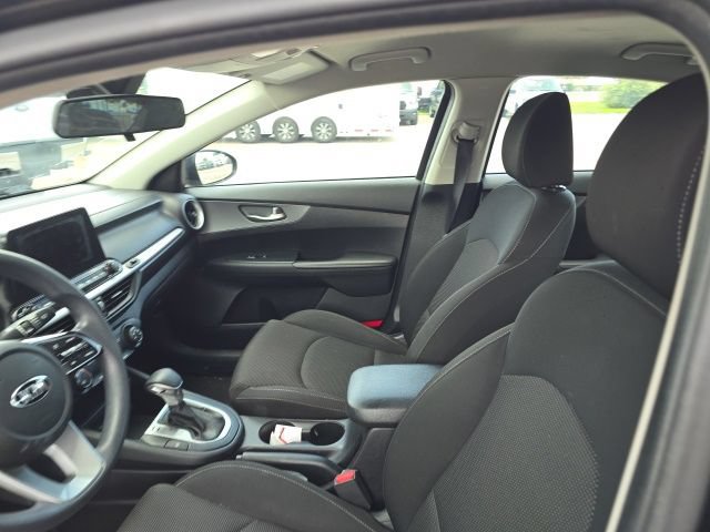 Used 2020 Kia Forte LXS FWD image 7