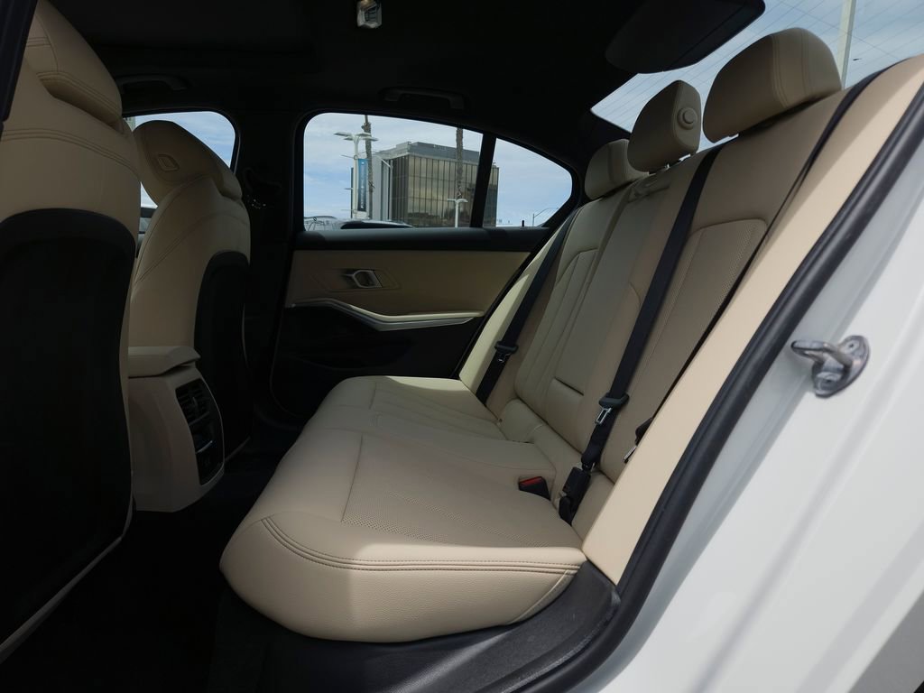 Used 2025 BMW 330i Sedan w/ Convenience Package RWD image 9