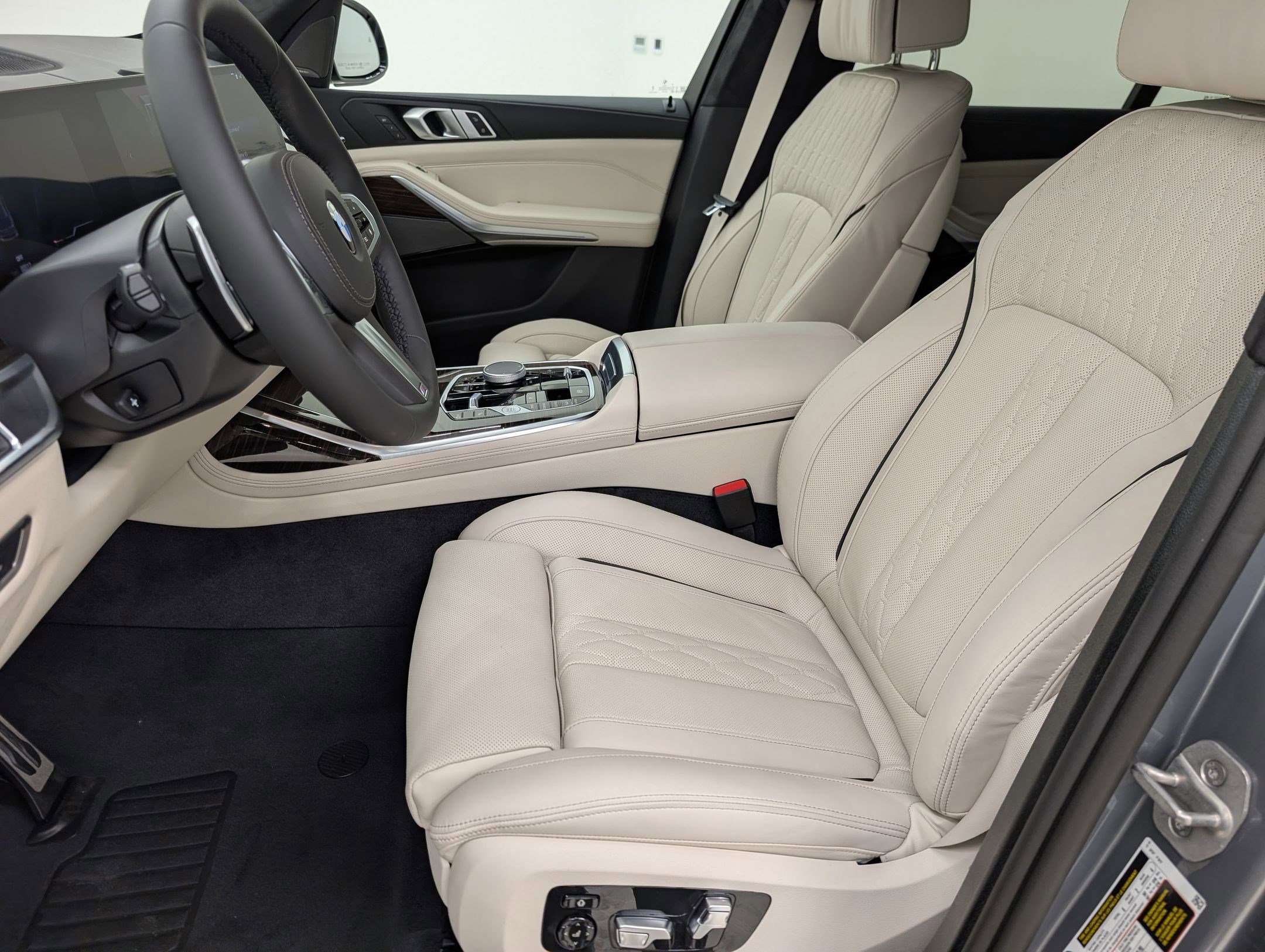 New 2026 BMW X7 xDrive40i w/ M Sport Package image 5