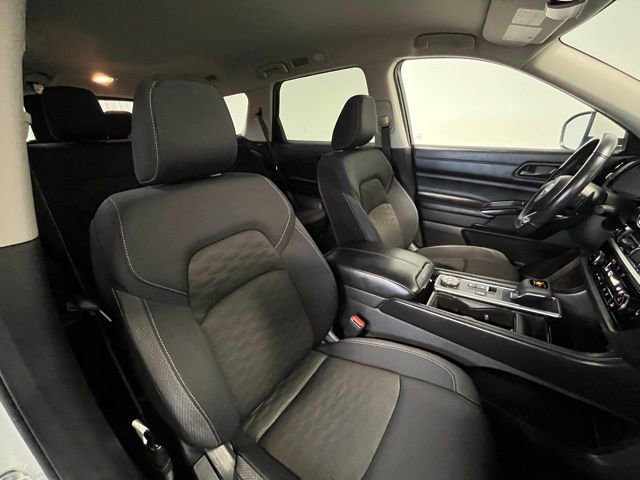 Used 2024 Nissan Pathfinder SV image 9