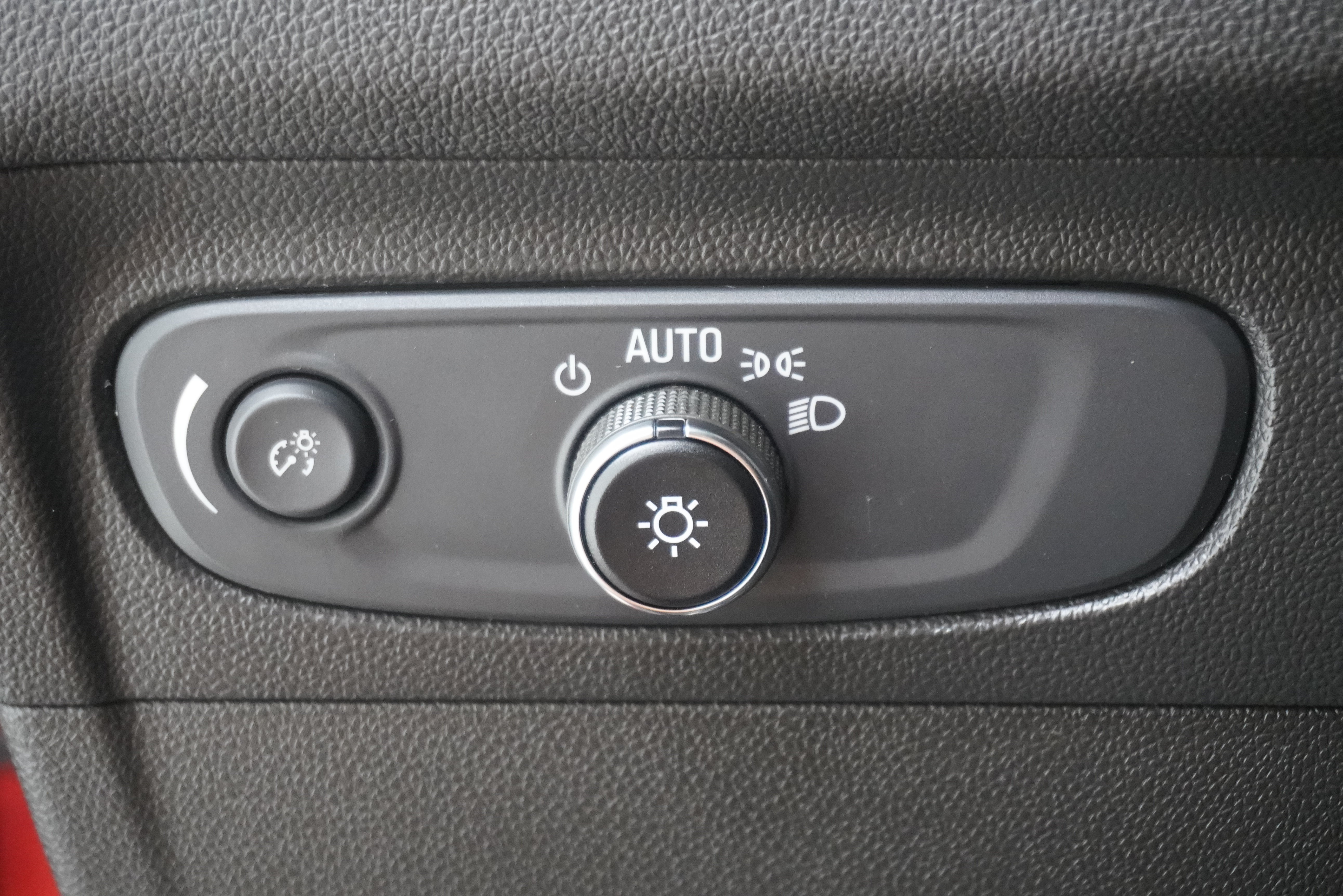 Used 2022 Buick Envision Essence w/ Sport Touring Package FWD image 24