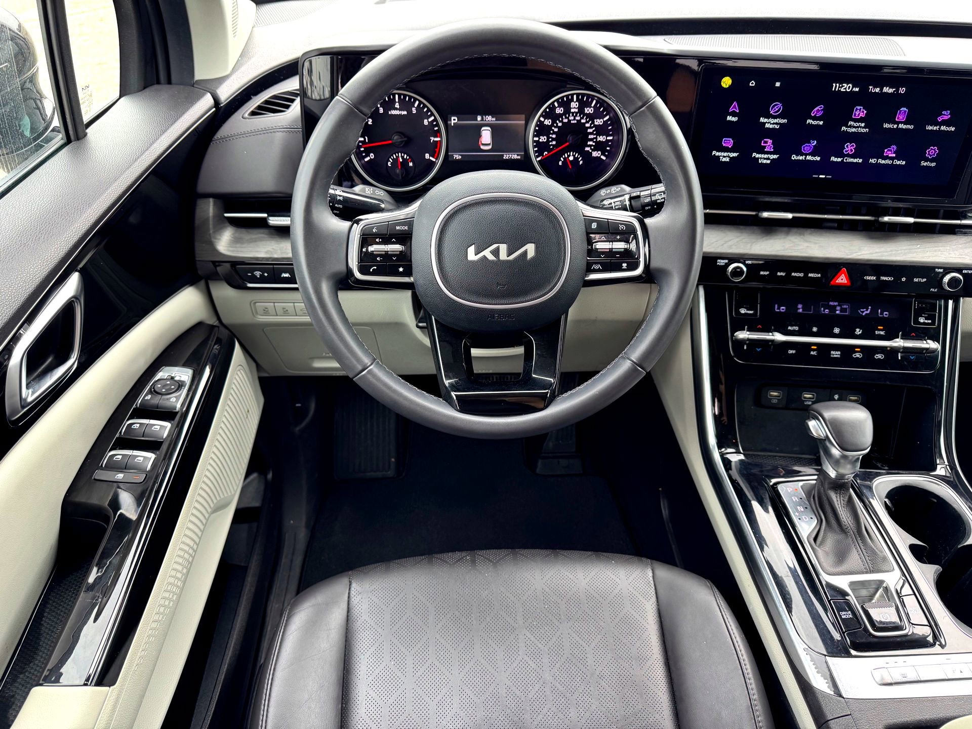 Used 2024 Kia Carnival EX image 21