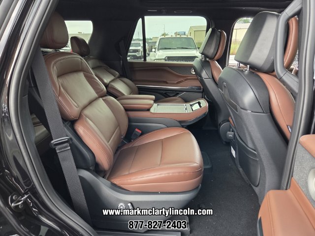 New 2026 Lincoln Navigator Reserve AWD/4WD image 13