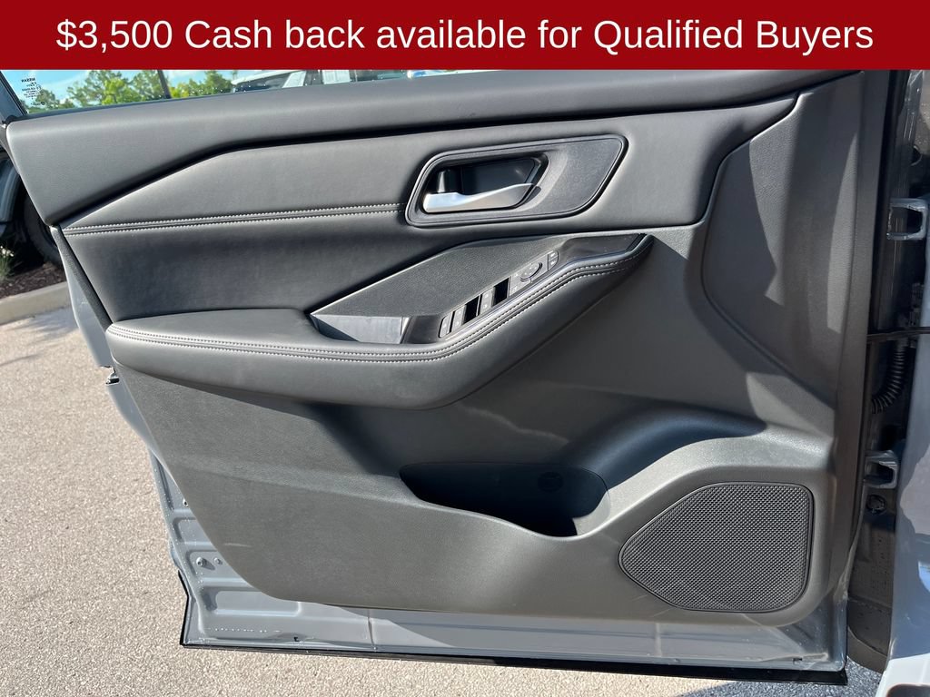 New 2026 Nissan Rogue Dark Armor FWD image 12