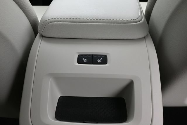 Used 2024 Volvo XC60 B5 Plus AWD/4WD image 32