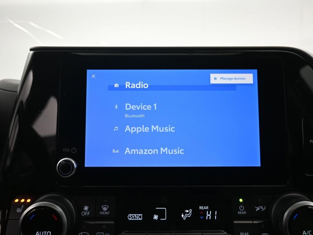 Used 2023 Toyota Highlander XLE image 15