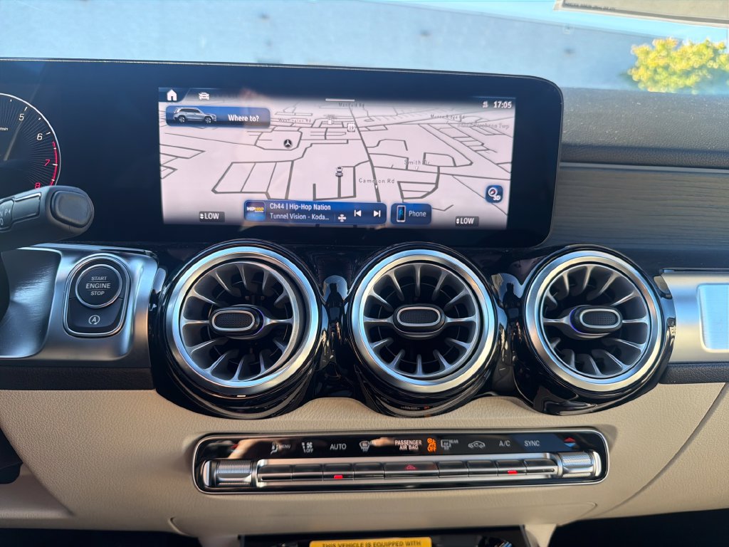 New 2026 Mercedes-Benz GLB 250 4MATIC image 19