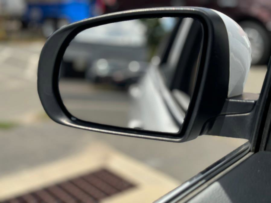 Used 2019 Jeep Cherokee Latitude w/ Cold Weather Group image 25