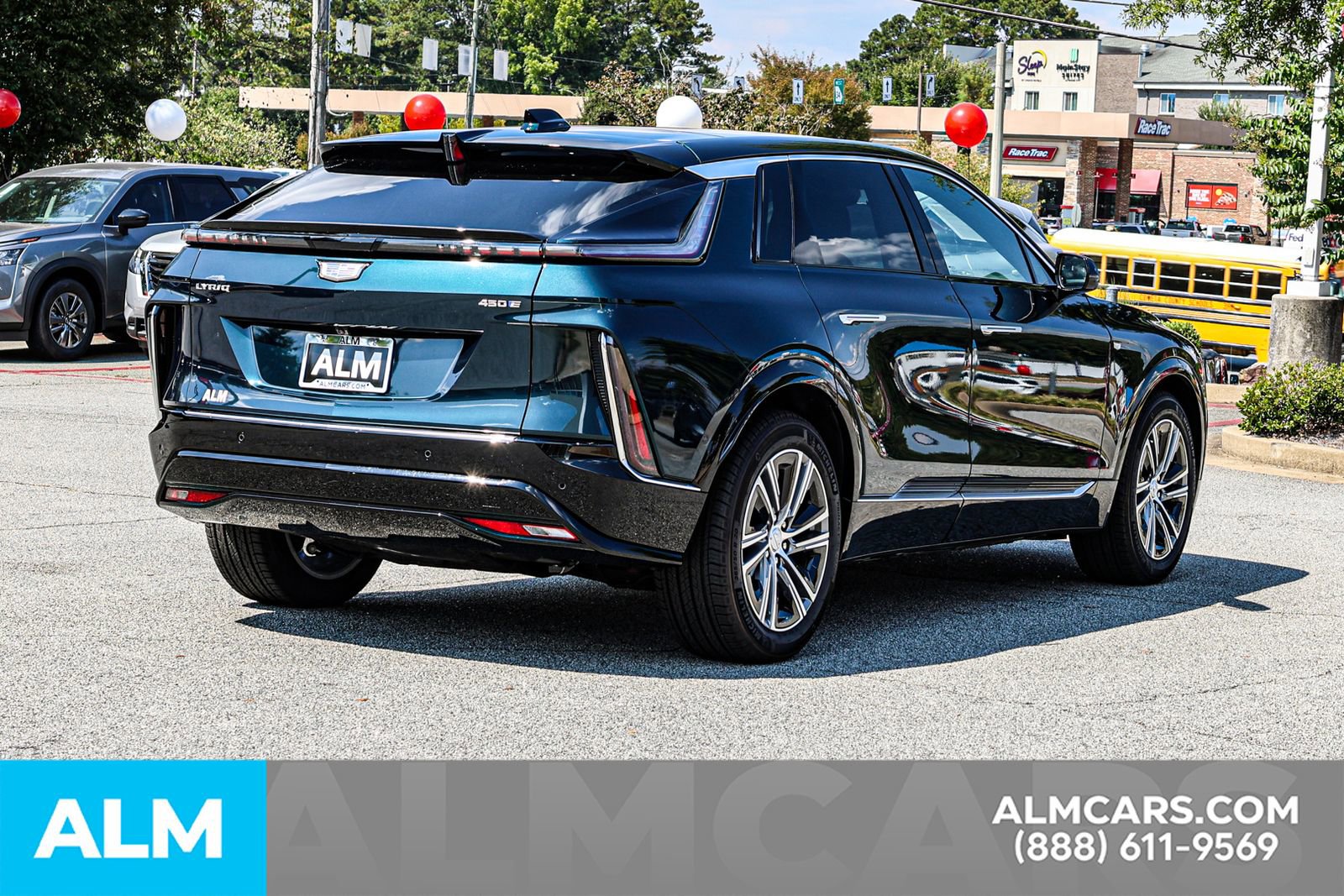 Used 2025 Cadillac Lyriq Luxury image 6