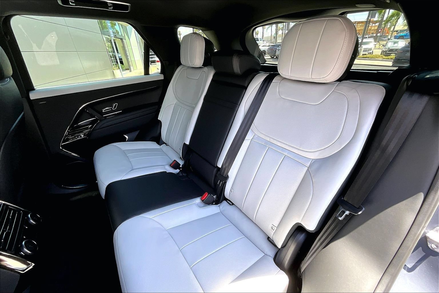 New 2026 Land Rover Range Rover Sport Dynamic SE AWD/4WD image 10