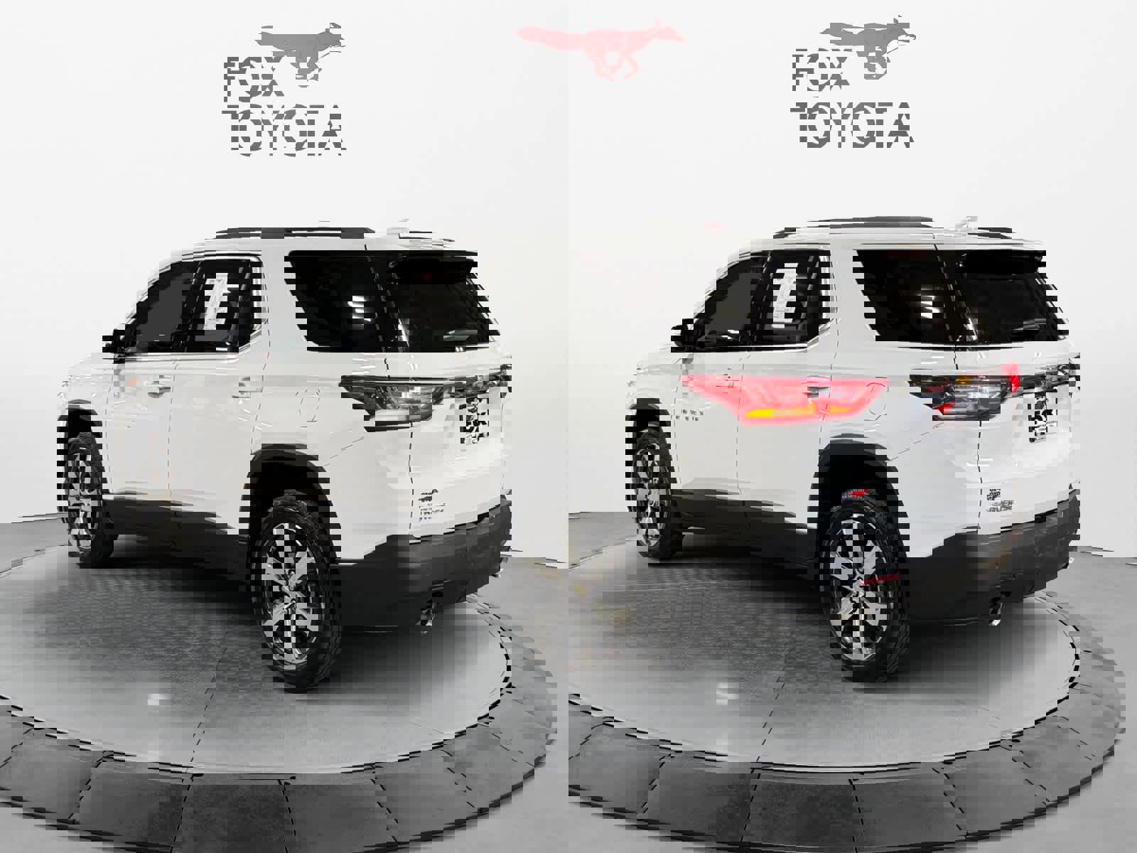 Used 2020 Chevrolet Traverse LT w/ LT Premium Package image 4