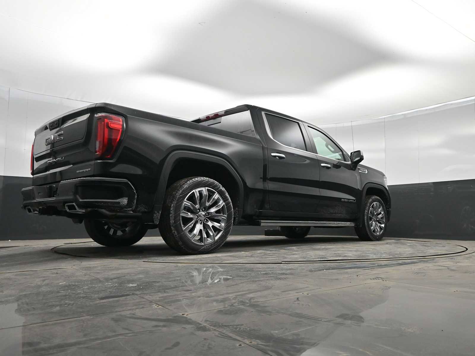 New 2026 GMC Sierra 1500 Denali w/ Denali Reserve Package image 37