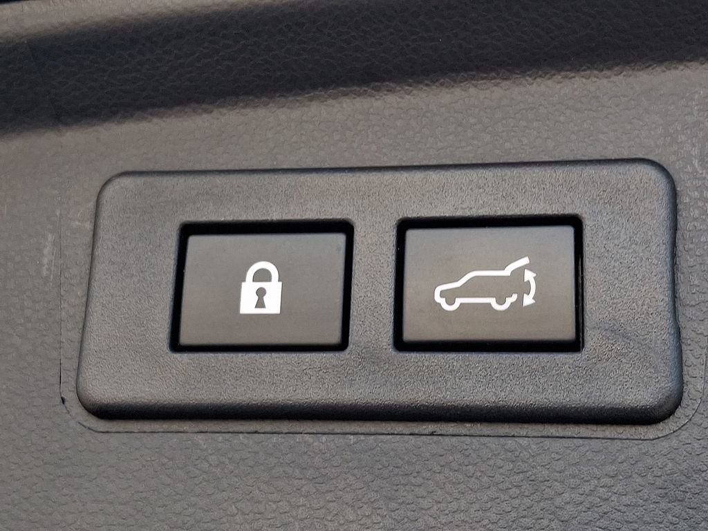 Used 2023 Subaru Outback Premium image 29