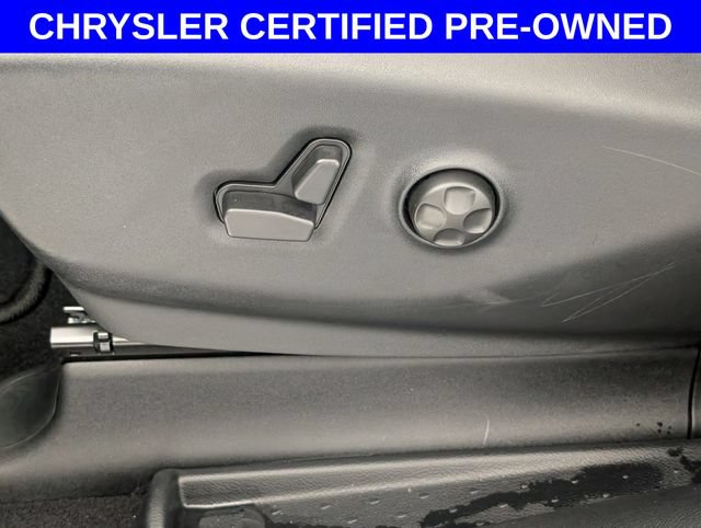 Certified 2026 Chrysler Pacifica Select FWD image 14