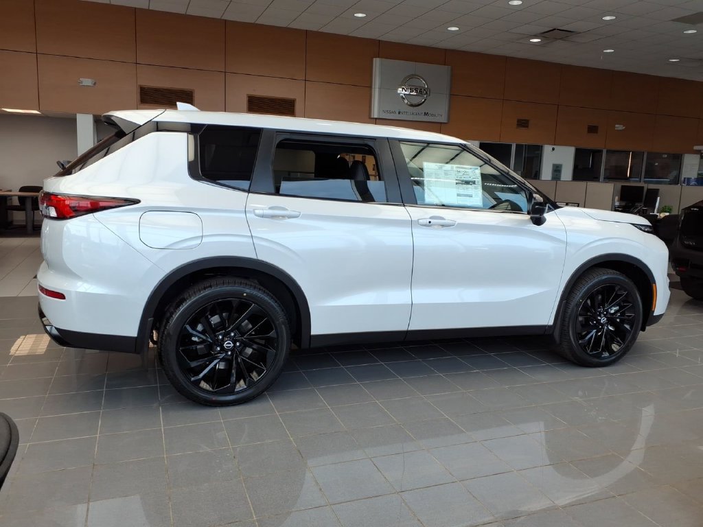 New 2026 Nissan Rogue SL AWD/4WD image 2