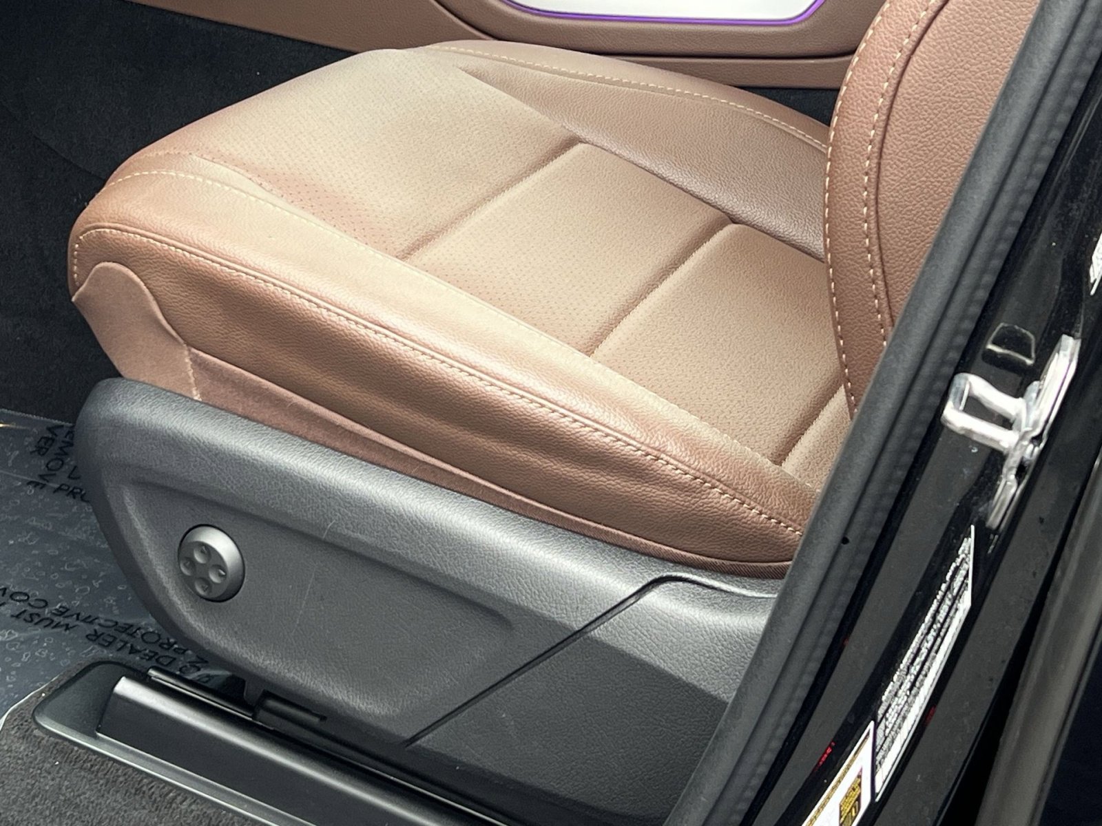 Used 2024 Mercedes-Benz GLS 450 4MATIC image 12