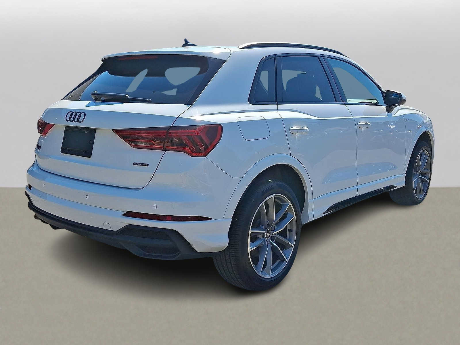 Used 2023 Audi Q3 2.0T Premium w/ Black Optic Sport Package AWD/4WD image 31