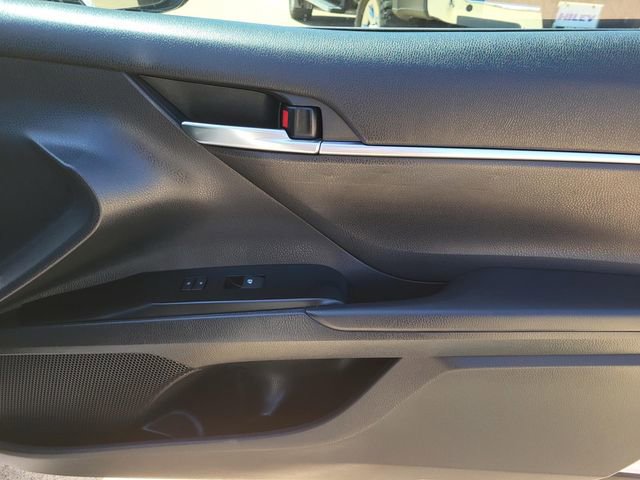 Used 2020 Toyota Camry SE w/ Carpet Mat Package image 6
