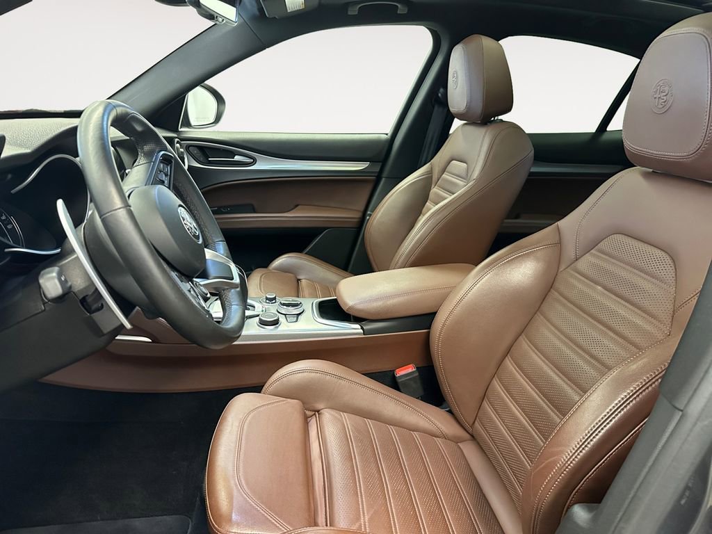 Used 2021 Alfa Romeo Stelvio Ti Sport AWD/4WD image 9