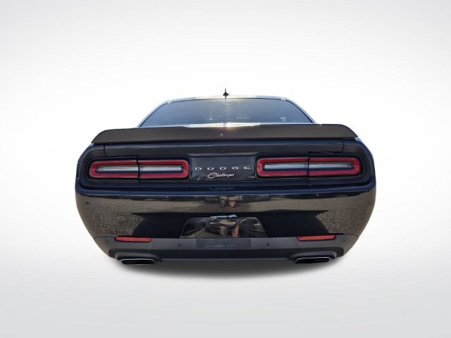 Used 2016 Dodge Challenger R/T w/ Driver Convenience Group RWD image 8